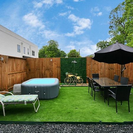 Blissful Getaway Home With Hot Tub & Backyard Near Downtown Houston Buitenkant foto