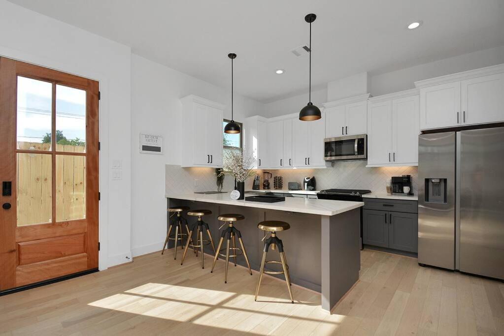 Blissful Getaway Home With Hot Tub & Backyard Near Downtown Houston Buitenkant foto
