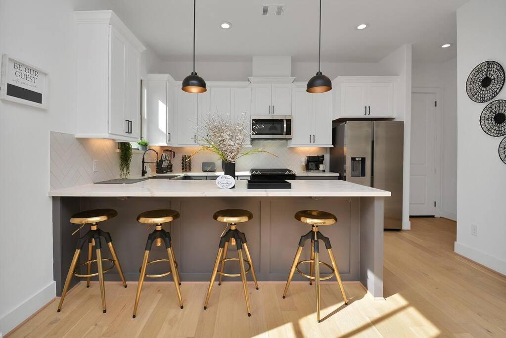 Blissful Getaway Home With Hot Tub & Backyard Near Downtown Houston Buitenkant foto